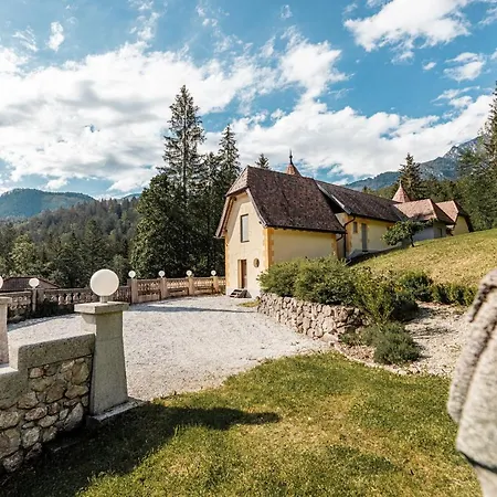 מלון Naturhotel Schloss Kassegg 3*