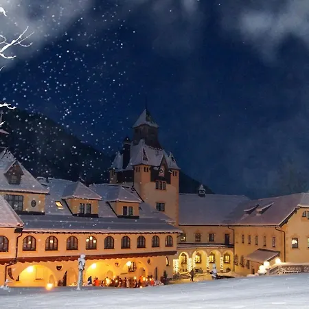 מלון Naturhotel Schloss Kassegg 3*
