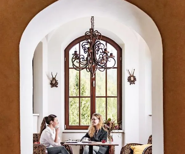 Naturhotel Schloss Kassegg فندق