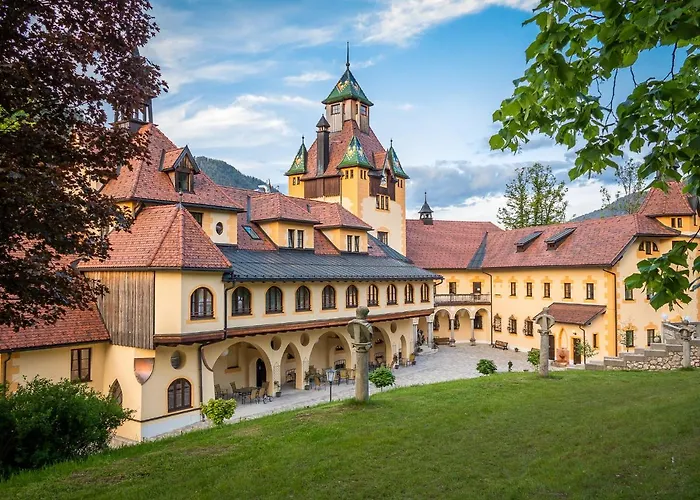 فندق Naturhotel Schloss Kassegg 3*