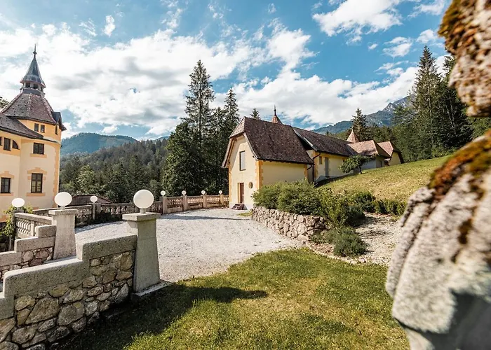 فندق Naturhotel Schloss Kassegg 3*