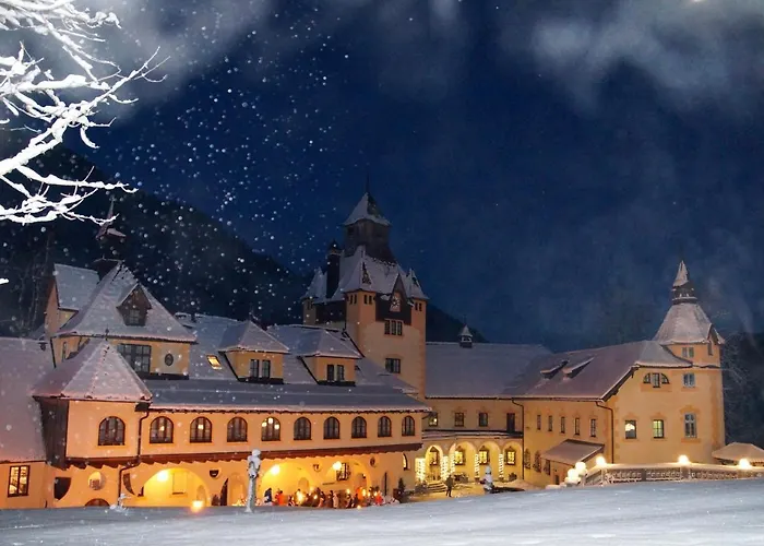 فندق Naturhotel Schloss Kassegg 3*